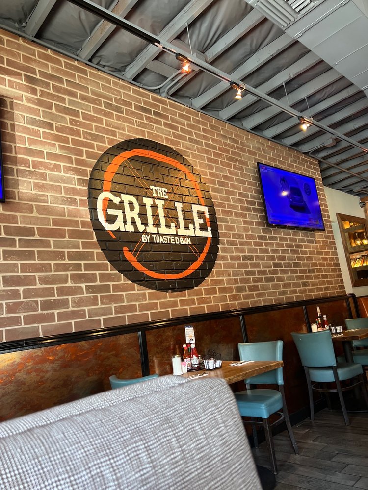 The Grille by Toasted Bun, Glendale Roadtrippers