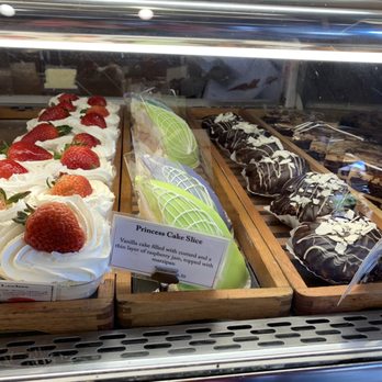 la pâtisserie La Patisserie - your one-stop shop for cakes, pastries, and
