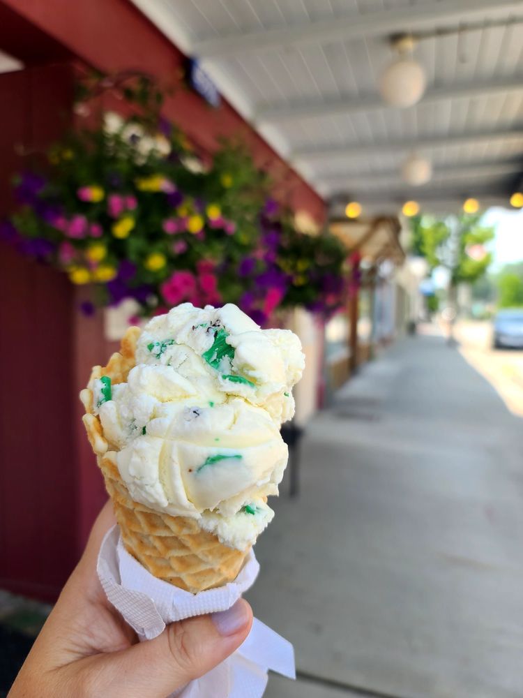 Act One Ice Cream Parlor Logo