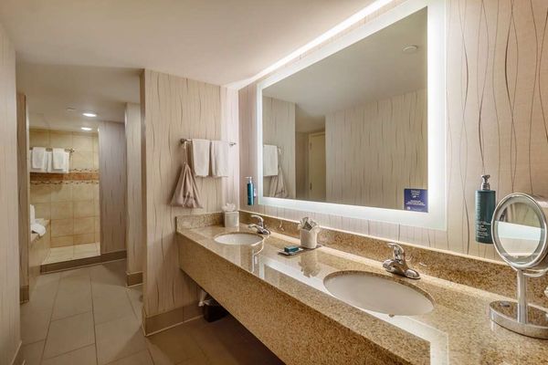 DoubleTree by Hilton Hotel Lawrence by null