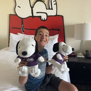The Knott's Hotel - Each themed room gets two plushes - Hotels Near Me - Buena Park, California The Knott's Hotel - Each themed room gets two plushes - Hotels Near Me - Buena Park, California