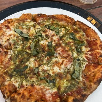 Artisan Heat Bistro - Bella Classico (hold the sun dried tomatoes) - Pizza Near Me - Johns Island, South Carolina
