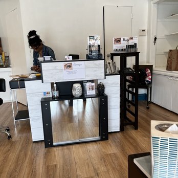 Raanya Eyebrow Threading + Henna Tattoo - Henna Artists Near Me - Del Mar, California