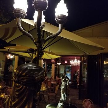 Cafe Intermezzo - Patio & Fountain - Coffee & Tea Near Me - Dunwoody, Georgia