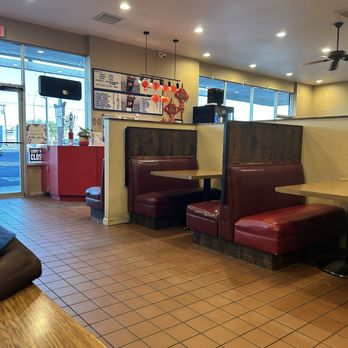 Lim's Chinese Restaurant - Seating Area - Chinese Near Me - Phoenix, Arizona
