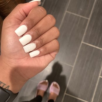 Sunflower Nails - I got a gel full set with some crystals - Nail Salons Near Me - Alexandria, Virginia
