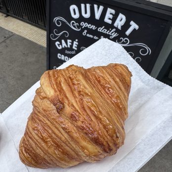 Le Marais Bakery - Butter croissant - Bakeries Near Me - San Francisco, California