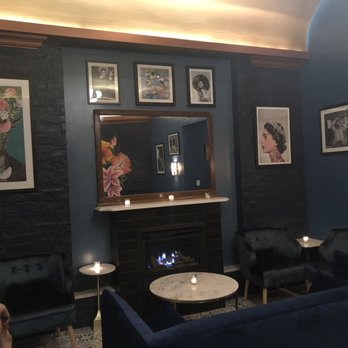 The Dandy Crown - One shot of this chill atmosphere - Cocktail Bars Near Me - Chicago, Illinois The Dandy Crown - One shot of this chill atmosphere - Cocktail Bars Near Me - Chicago, Illinois