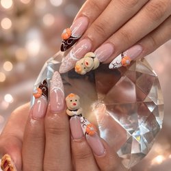 Me Time Nail Lounge - Nails artist : An