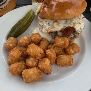 Cullom Knoll - Tavern Burger - lots of great flavor, tastes like breakfast and beer cheese - Chicken Wings Near Me - McCullom Lake, Illinois