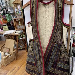 Tuckaway Antiques & Collectibles