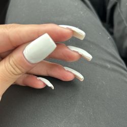Amy Nail Salon - Not even painted correctly
