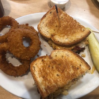 Henry's Cafe - Ruben an onion rings - Breakfast & Brunch Near Me - Tehachapi, California