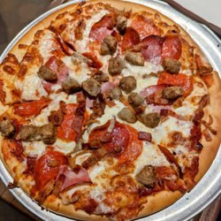 Cinépolis Luxury Cinemas - Meat Lovers Pizza