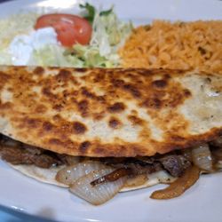Los Tres Magueyes - Steak fajita quesadilla.
