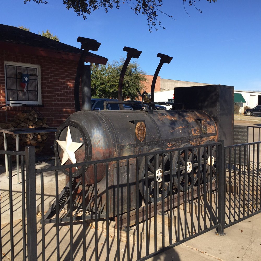 AJ's On Main - Locomotive cooker 2 - Barbeque Near Me - Grapevine, Texas