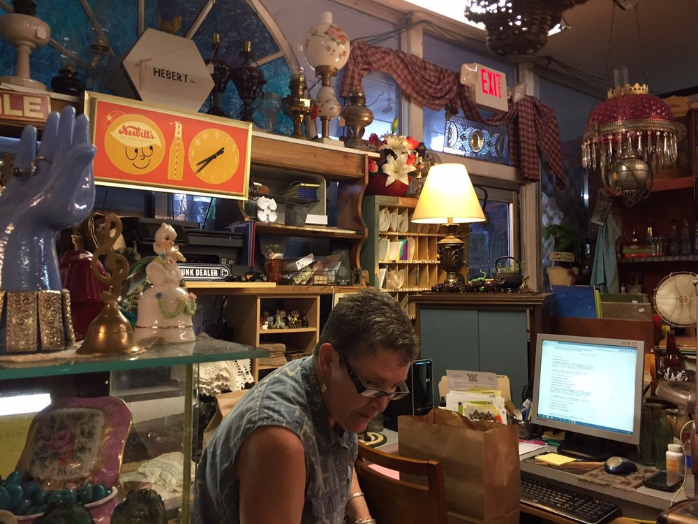 ANTIQUE MALL OF MERIDIAN Updated September 2024 1411 Roebuck Dr, Meridian, Mississippi