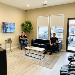 Alexander Chiropractic & Wellness- Brentwood - Waiting area