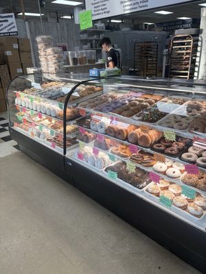 The Amish at Columbus Market by null