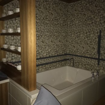 The Spa at Cedarbrook Lodge - A tub in massage place. - Day Spas Near Me - SeaTac, Washington The Spa at Cedarbrook Lodge - A tub in massage place. - Day Spas Near Me - SeaTac, Washington