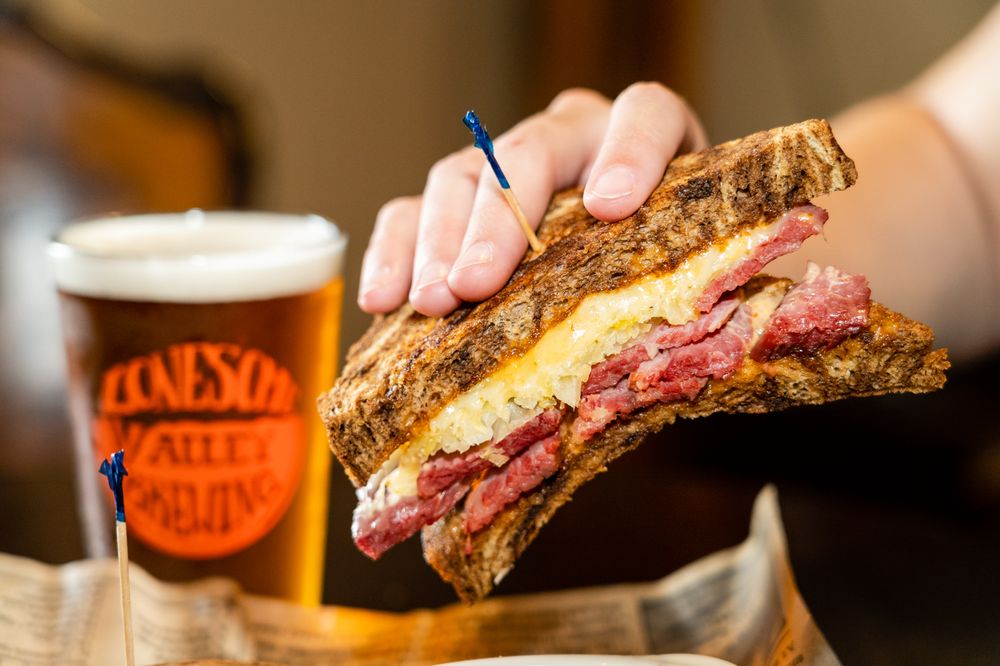 THE PUB PRESCOTT CLOSED Updated May 2024 96 Photos & 64 Reviews 239 N Marina St