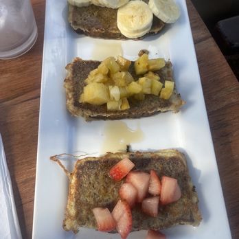 Island Fresh Café - Banana bread French toast - Breakfast & Brunch Near Me - Paia, Hawaii Island Fresh Café - Banana bread French toast - Breakfast & Brunch Near Me - Paia, Hawaii