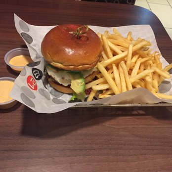 Burger 21 - Ashburn - Burgers Near Me - Ashburn, Virginia
