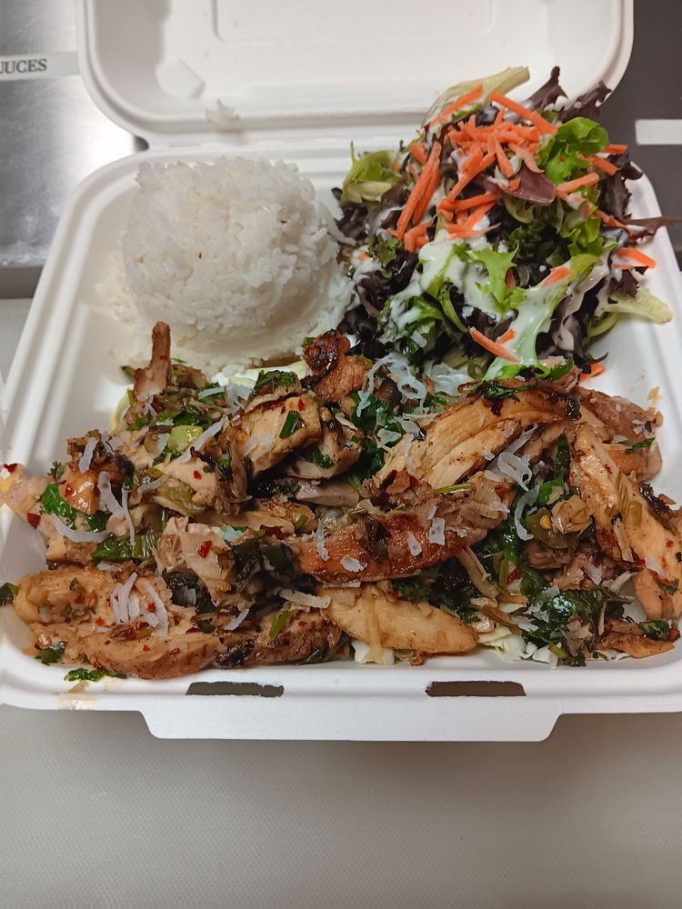 Food from Ekahi Grill