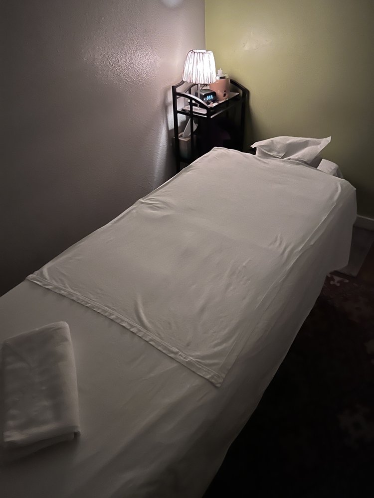 Elliott Bay Spa Logo