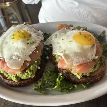 Bistro Cafe - Smoked salmon avocado toast - Breakfast & Brunch Near Me - Miami, Florida Bistro Cafe - Smoked salmon avocado toast - Breakfast & Brunch Near Me - Miami, Florida