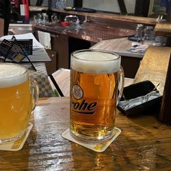 Die Theke - Two local beers