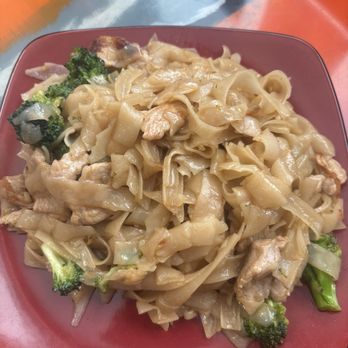 Opa Thai restaurant - Pad See Ewe - Thai Near Me - Auburn, Illinois