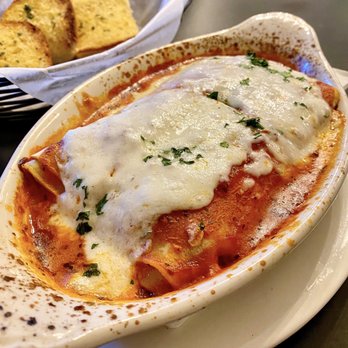 Mamma’s Pizzeria - Excellent Cannelloni - Italian Near Me - Ramona, California