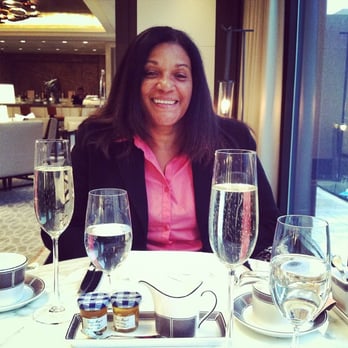 The Langham, Chicago - Champagne and sparkling water - Hotels Near Me - Chicago, Illinois