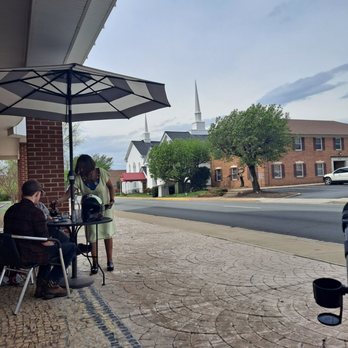 Vera's Kitchen - Nice patio - Ethiopian Near Me - Manassas, Virginia Vera's Kitchen - Nice patio - Ethiopian Near Me - Manassas, Virginia