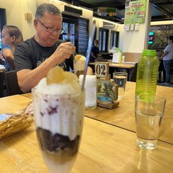 Aling Taleng's Halo-Halo