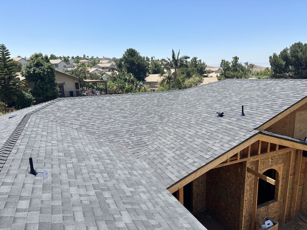 Slide of Meza's Roofing