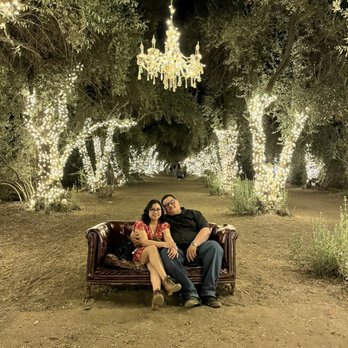 123 Farm - The wife and I at the love seat - Farmers Market Near Me - Cherry Valley, California