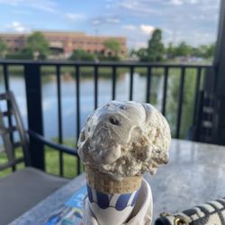 Homemade Ice Cream & Bakery Café