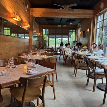 Il Buco al Mare - Dining area - Wine Bars Near Me - Amagansett, New York Il Buco al Mare - Dining area - Wine Bars Near Me - Amagansett, New York