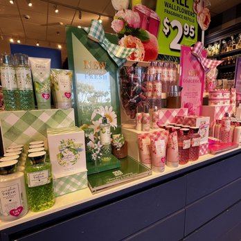BATH & BODY WORKS - Updated November 2025 - 13 Photos & 22 Reviews