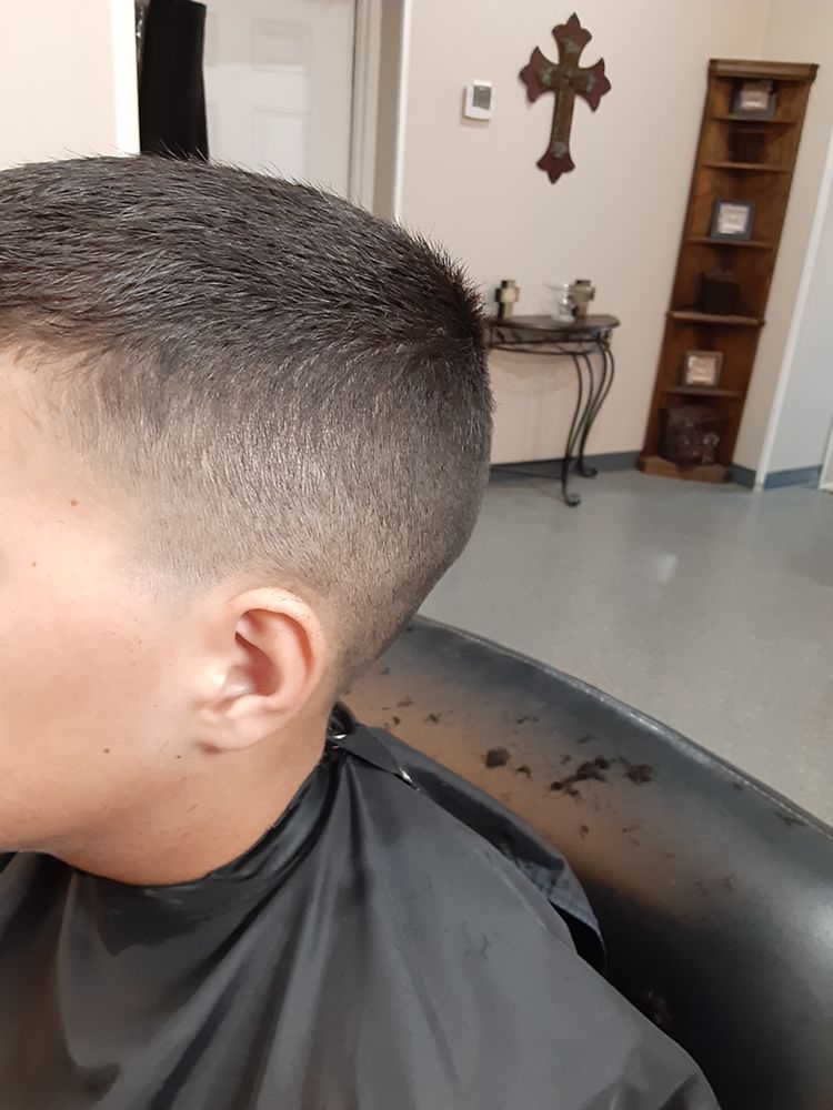 ALEXIS HAIRCUTS Updated August 2024 14 Photos Tuscaloosa, Alabama Hair Stylists Phone