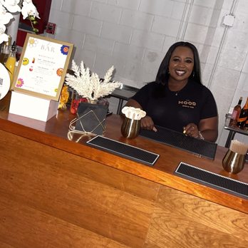 Mood Mobile Bar - Bartenders Near Me