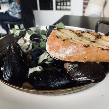 Region Kitchen and Bar - moules marinires maine black mussels - New American Near Me - Barrington, Illinois Region Kitchen and Bar - moules marinires maine black mussels - New American Near Me - Barrington, Illinois