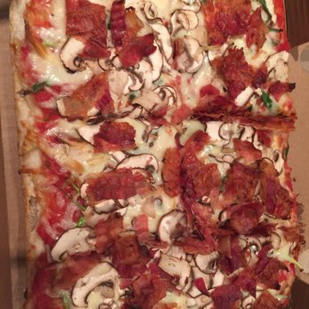 Levetto Aurora - Affumicatto - Pizza Near Me - Aurora, Ontario