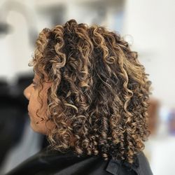 NYs Hair Studio - Curlycut and Curlylights
