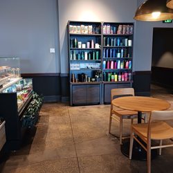 Starbucks - Shopping area