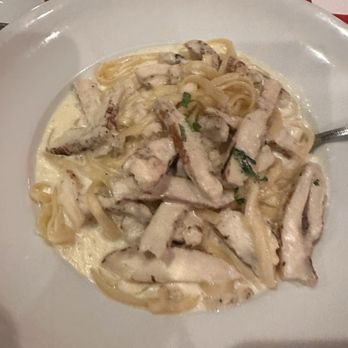Two Brothers Pizzeria & Restaurant - Fettuccine Alfredo with chicken - Pizza Near Me - Miami, Florida Two Brothers Pizzeria & Restaurant - Fettuccine Alfredo with chicken - Pizza Near Me - Miami, Florida