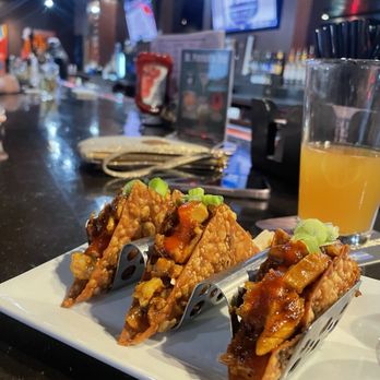 810 Entertainment - Orange Chicken Wonton Tacos - Bowling Near Me - Houston, Texas