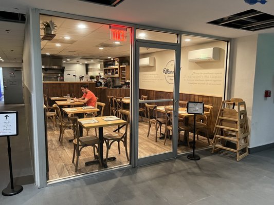 Mister O1 Extraordinary Pizza by null